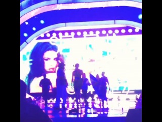 behind the scenes - front row pov of the tcas. @teenchoicegirl @selenagomez winner congratswoman lookinghott slitsandlegsfordays